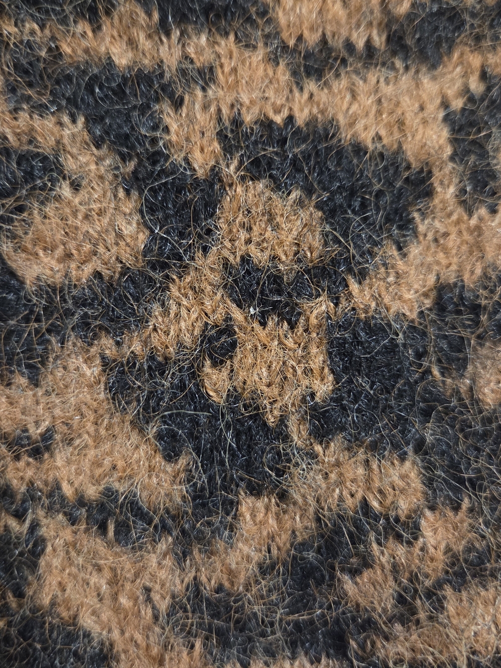Leopard Print Fuzzy Sweater By CeCe - Picture 5 of 5